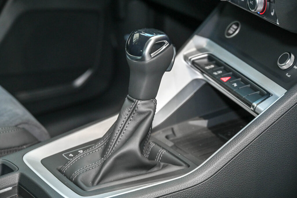 Audi Q3 Exposé-Bild 10