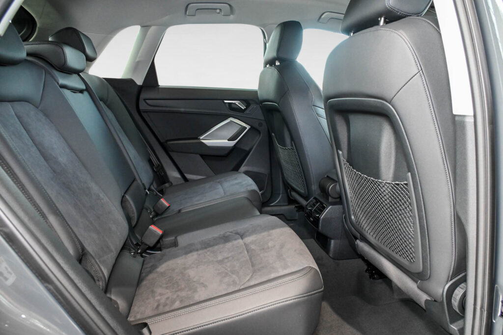 Audi Q3 Exposé-Bild 11