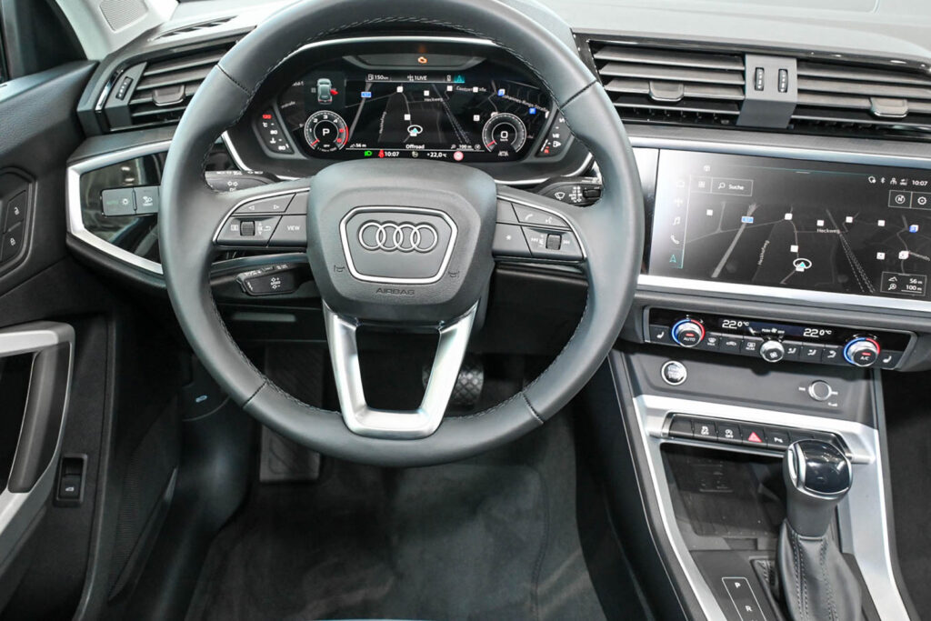 Audi Q3 Exposé-Bild 14