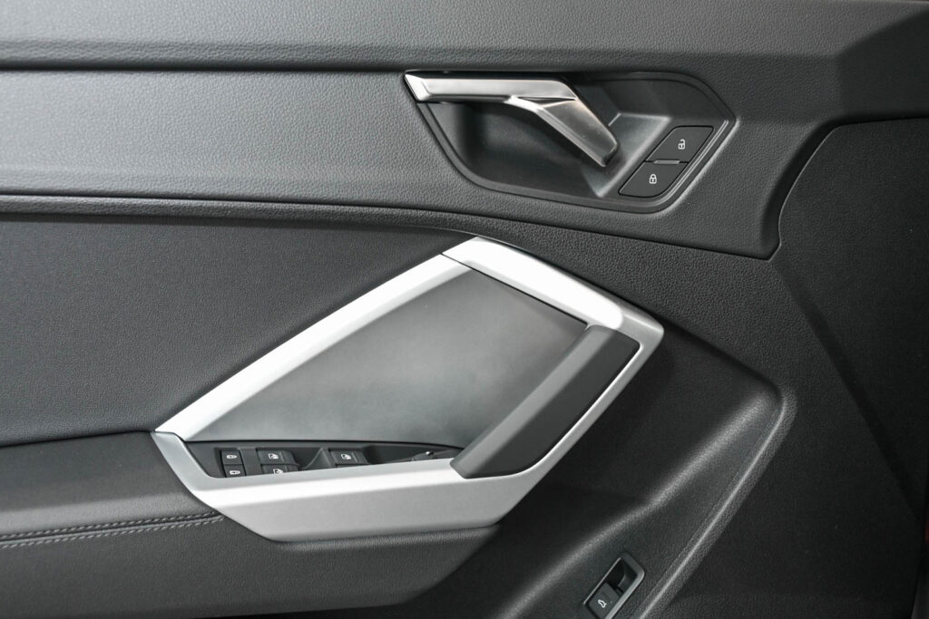 Audi Q3 Exposé-Bild 15