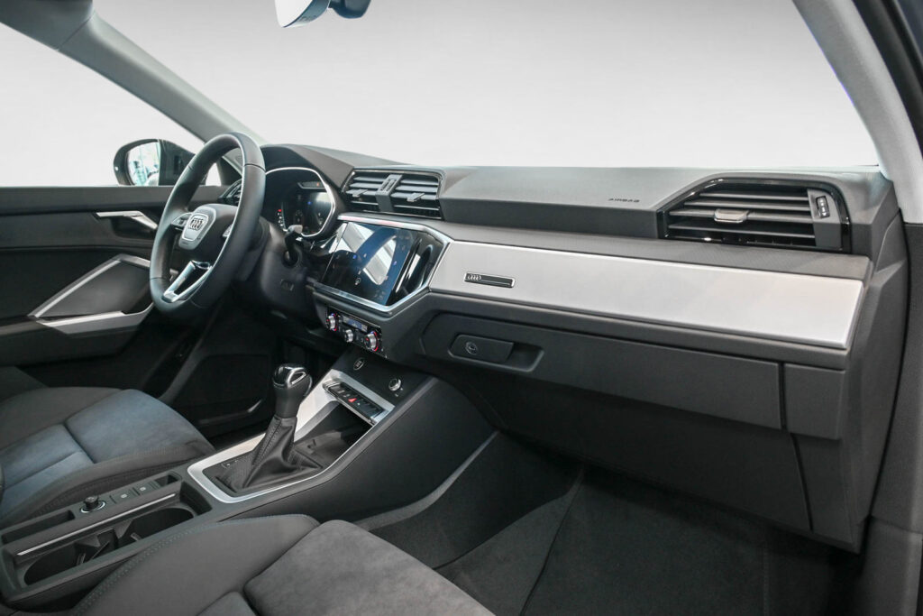 Audi Q3 Exposé-Bild 8