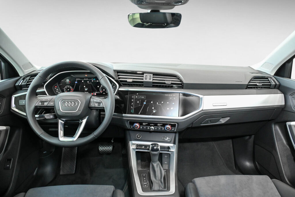 Audi Q3 Exposé-Bild 12