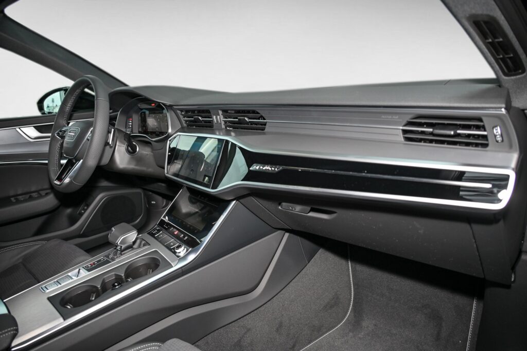 Audi A6 Exposé-Bild 8