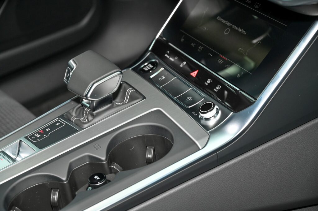 Audi A6 Exposé-Bild 10