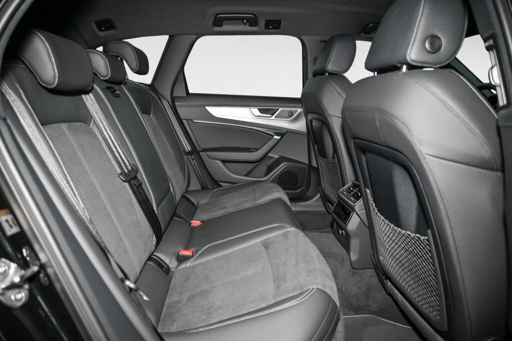 Audi A6 Exposé-Bild 11