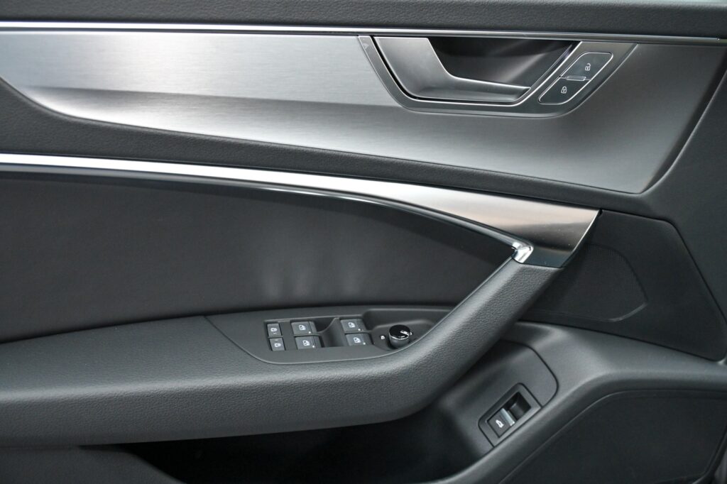 Audi A6 Exposé-Bild 15