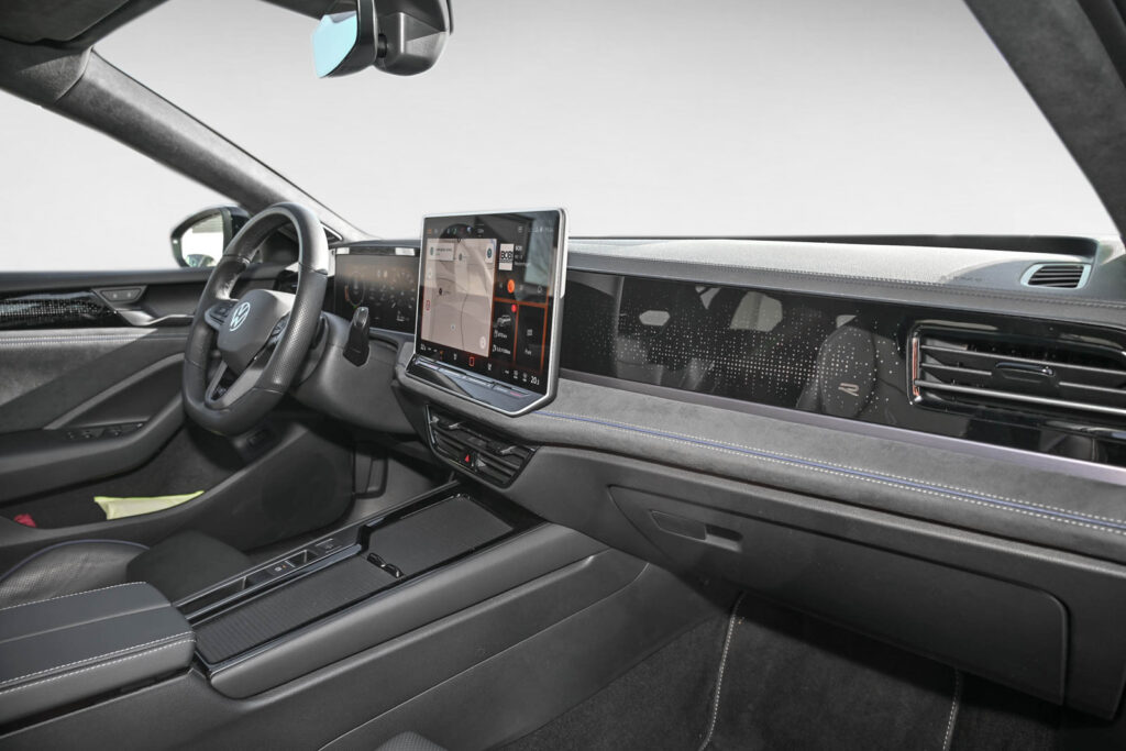 VW Passat Exposé-Bild 8