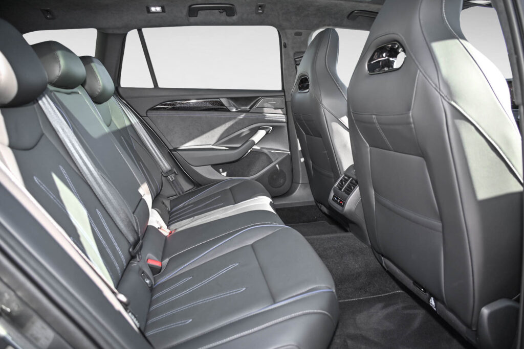 VW Passat Exposé-Bild 10