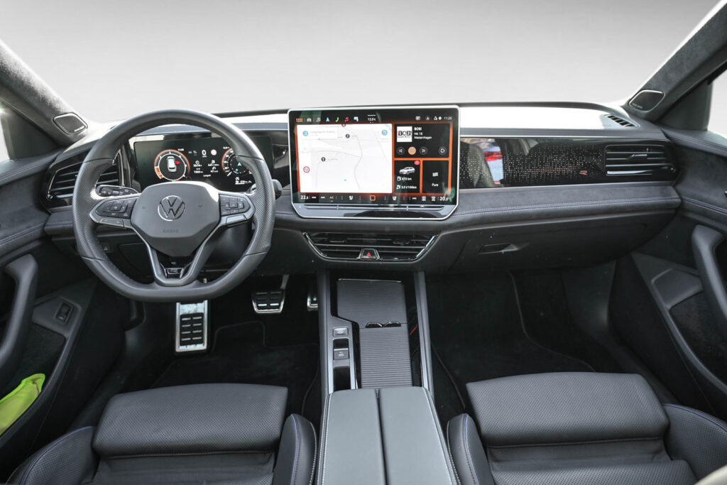 VW Passat Exposé-Bild 12