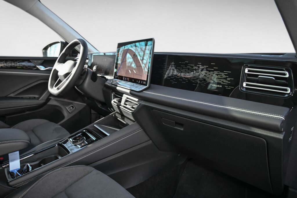 VW Tiguan Exposé-Bild 8
