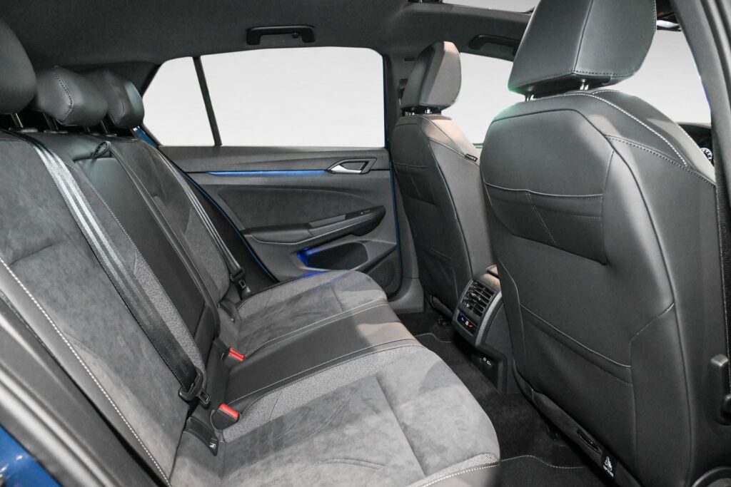 VW Golf Exposé-Bild 12