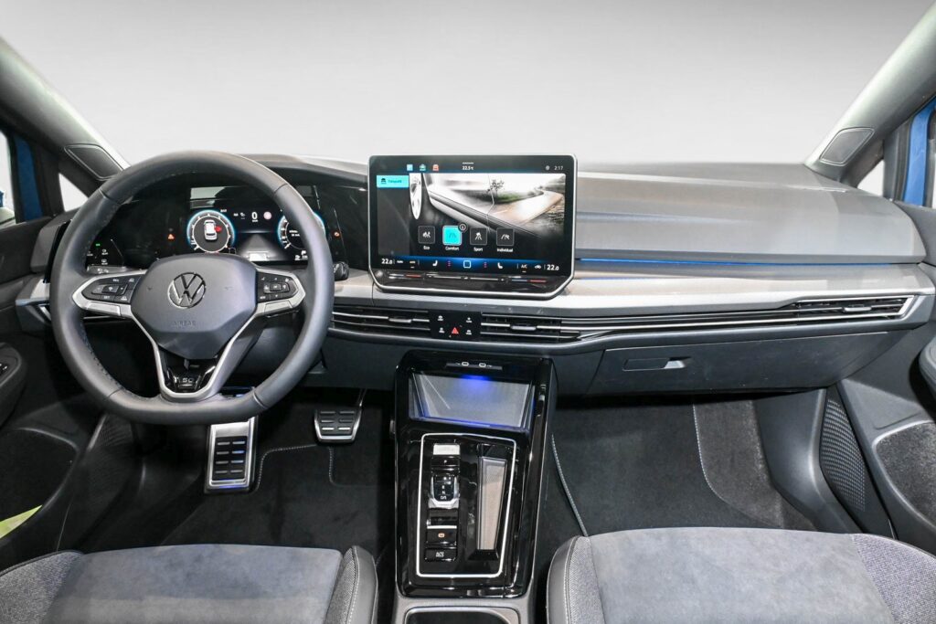 VW Golf Exposé-Bild 13