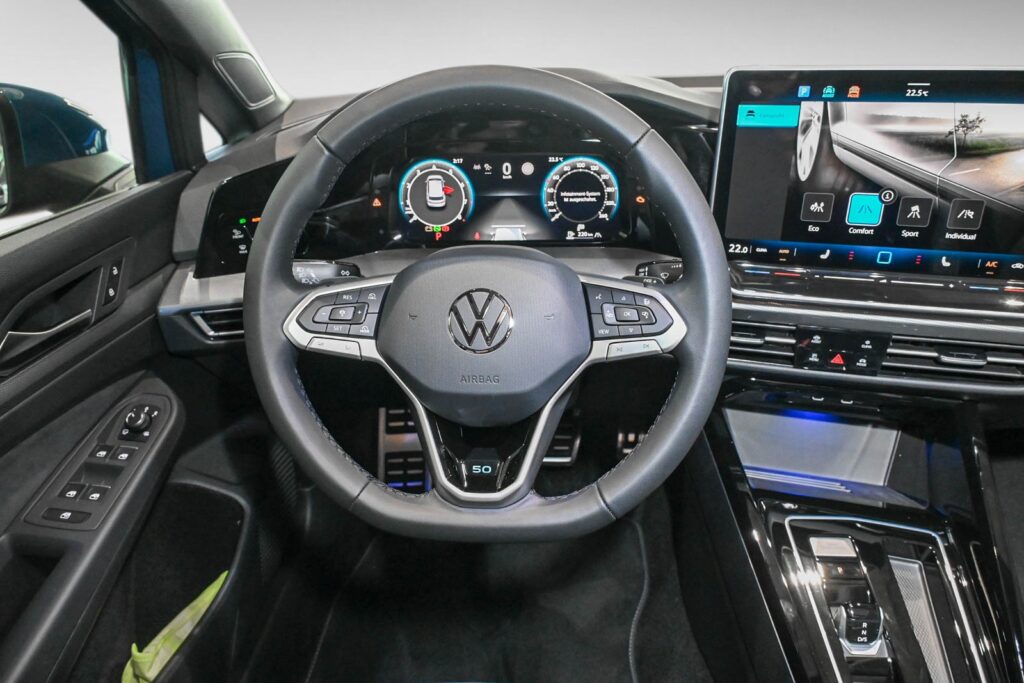 VW Golf Exposé-Bild 14