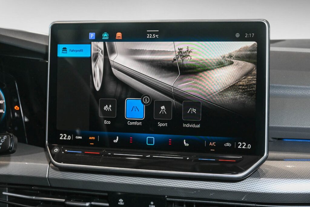 VW Golf Exposé-Bild 15