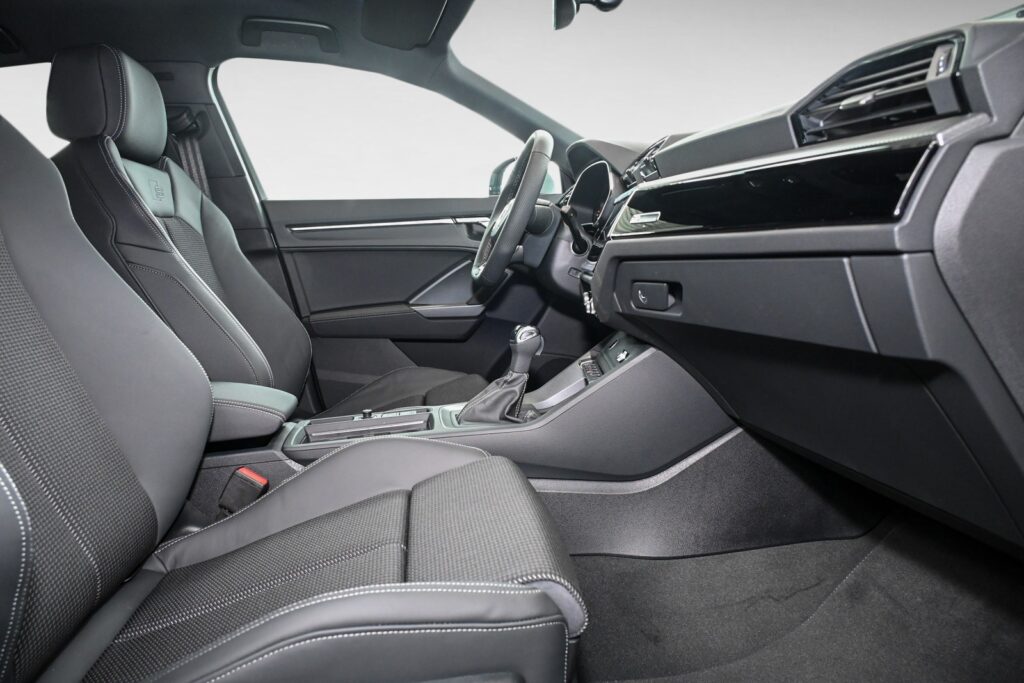 Audi Q3 Exposé-Bild 7