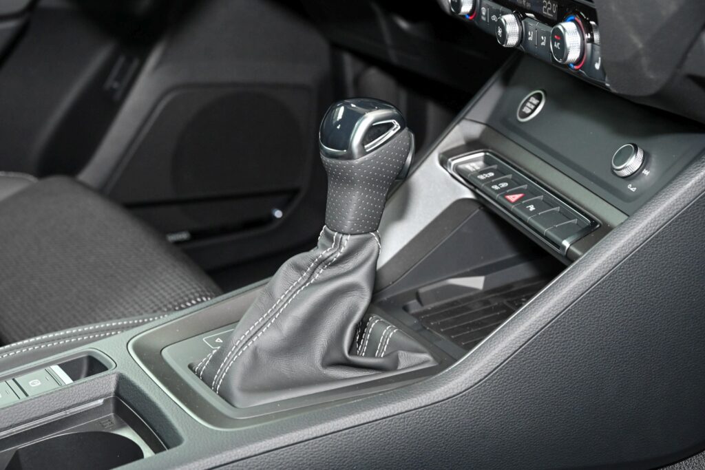 Audi Q3 Exposé-Bild 10