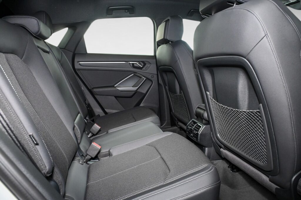 Audi Q3 Exposé-Bild 11