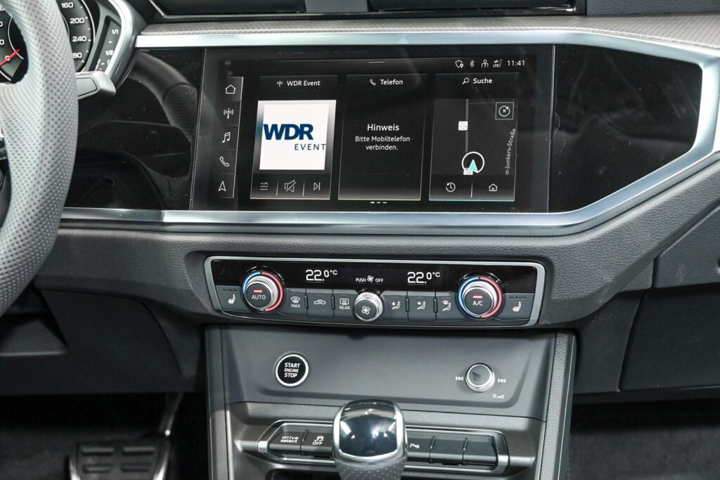 Audi Q3 Exposé-Bild 13