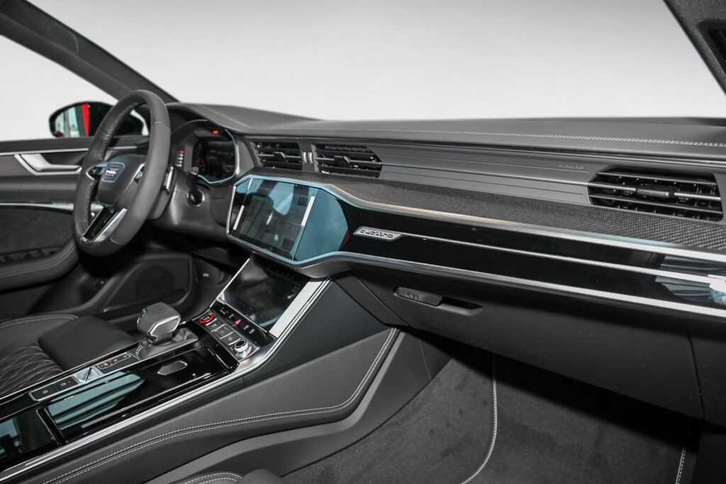 Audi S6 Exposé-Bild 8