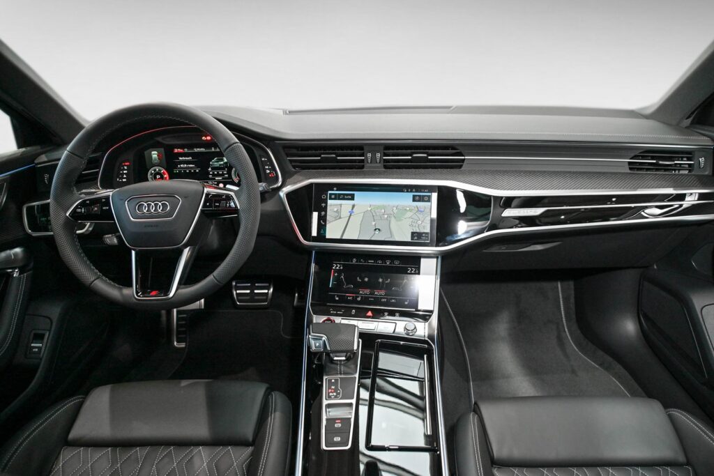 Audi S6 Exposé-Bild 12