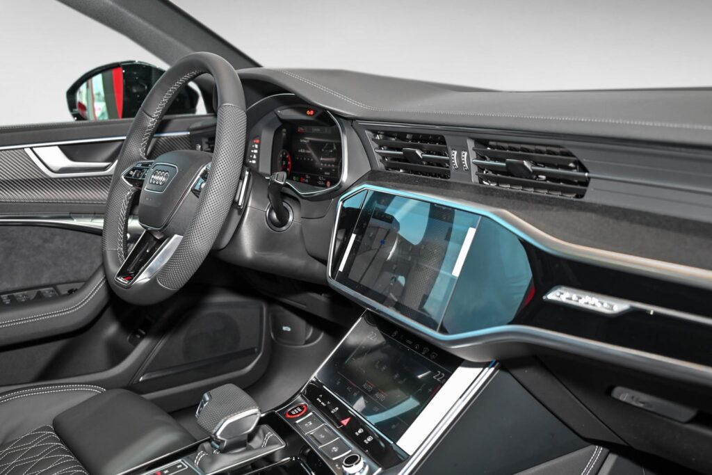 Audi S6 Exposé-Bild 16