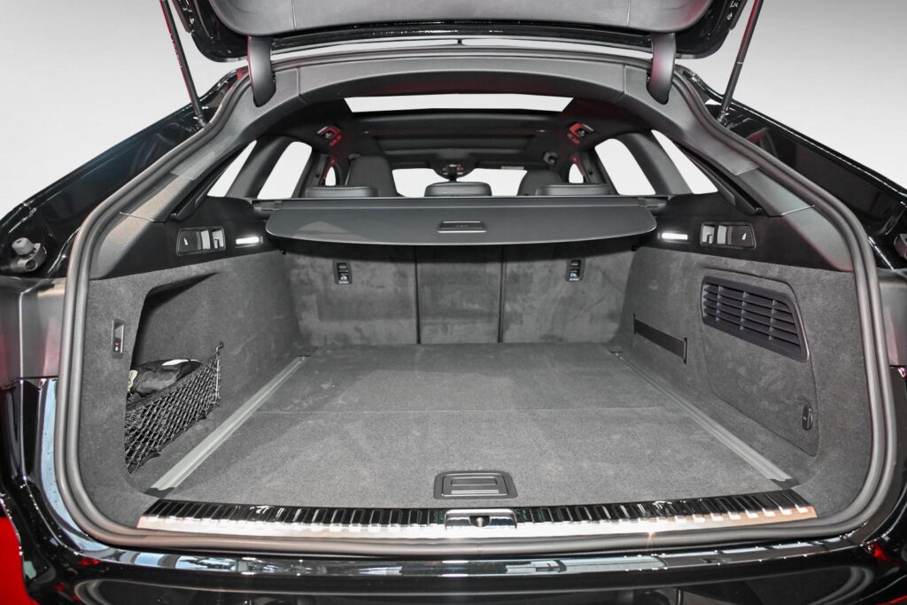 Audi S6 Exposé-Bild 6