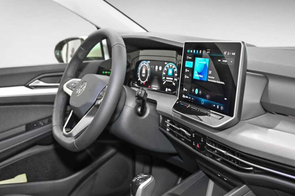 VW Golf Exposé-Bild 9