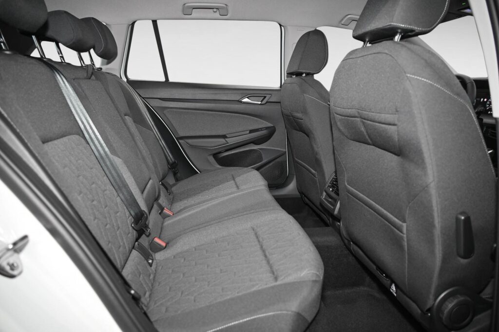 VW Golf Exposé-Bild 11