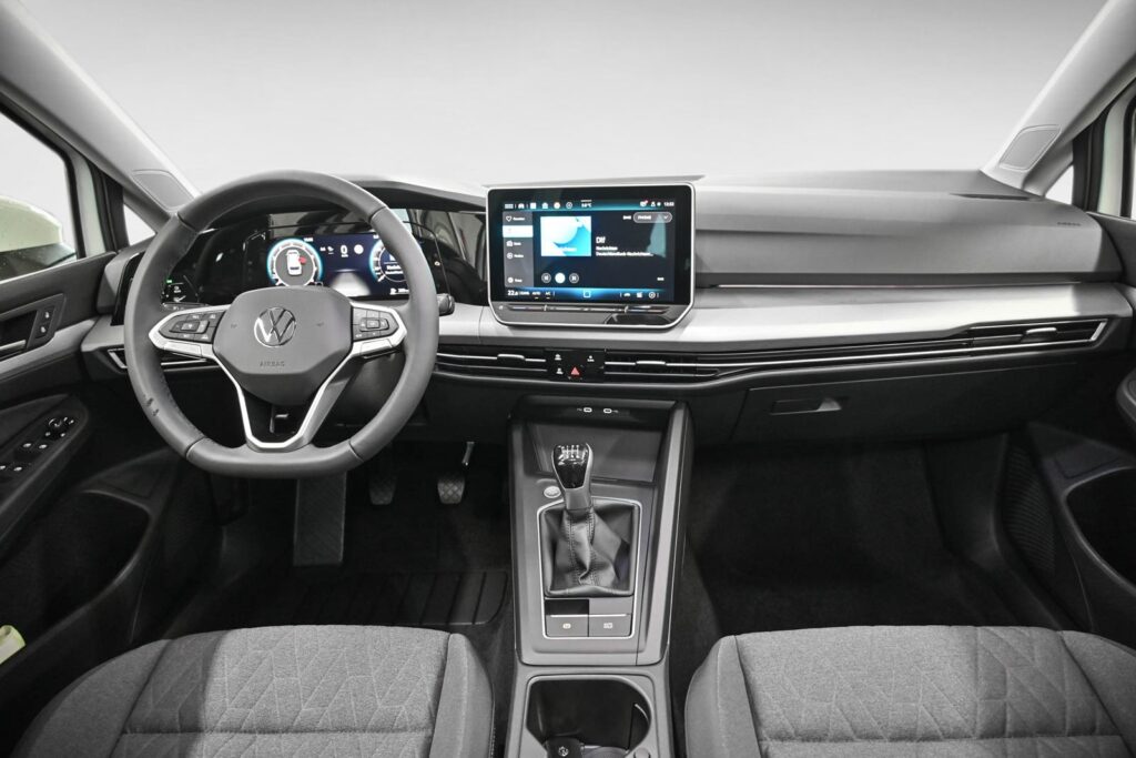 VW Golf Exposé-Bild 12