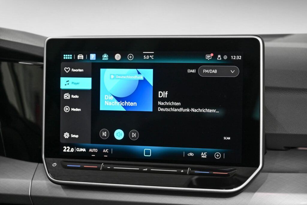 VW Golf Exposé-Bild 14