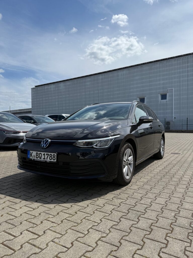 VW Golf Exposé-Bild 1