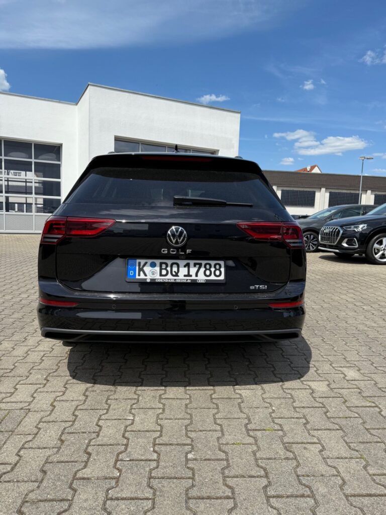 VW Golf Exposé-Bild 4