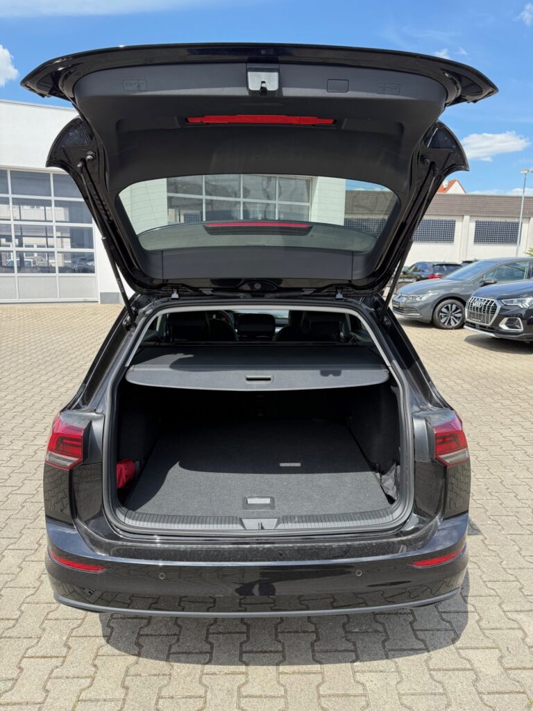 VW Golf Exposé-Bild 5