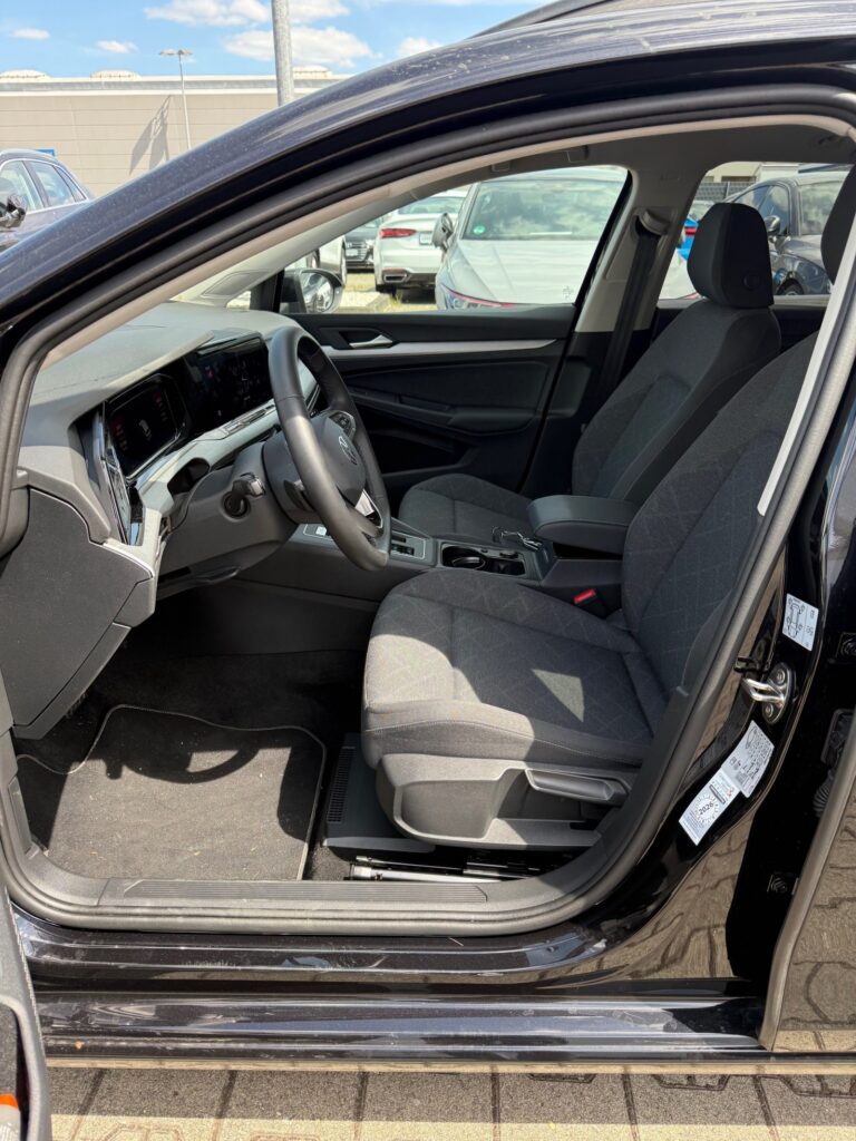 VW Golf Exposé-Bild 7