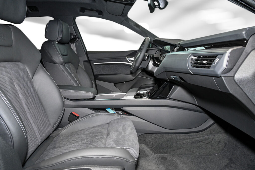 Audi e-tron Exposé-Bild 6