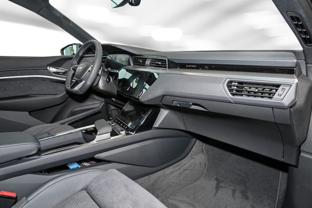 Audi e-tron Exposé-Bild 7