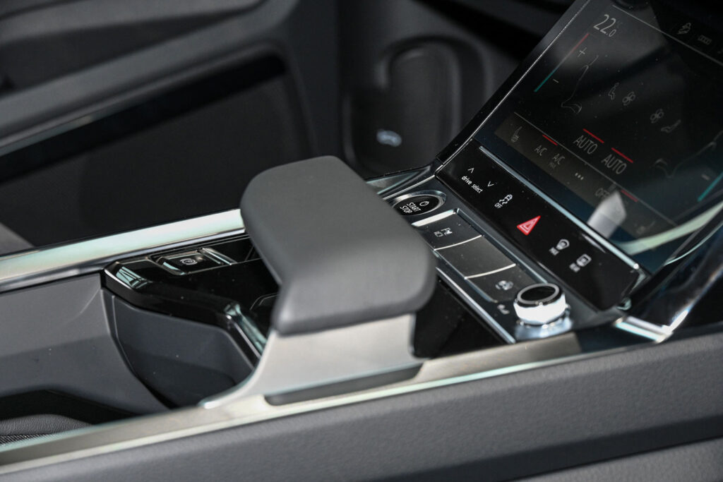 Audi e-tron Exposé-Bild 10