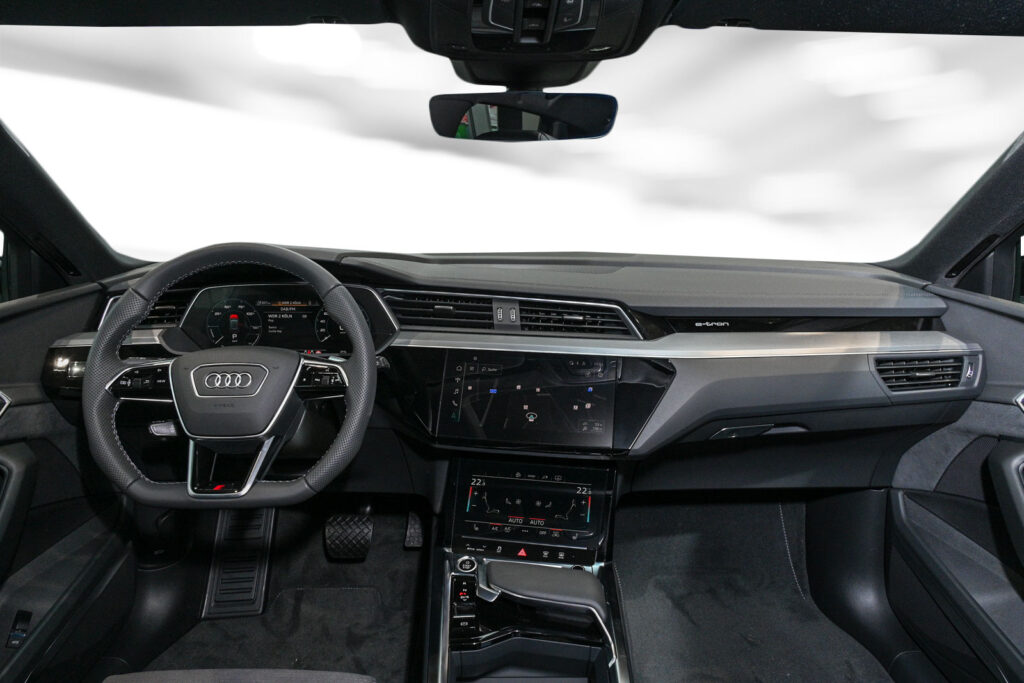 Audi e-tron Exposé-Bild 12