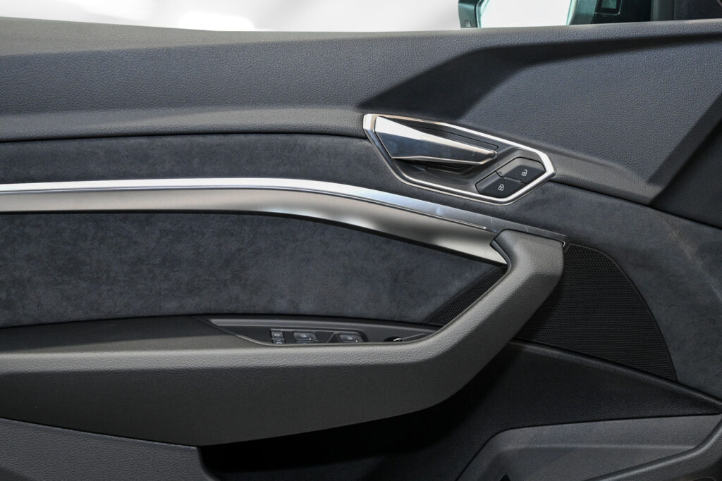 Audi e-tron Exposé-Bild 14