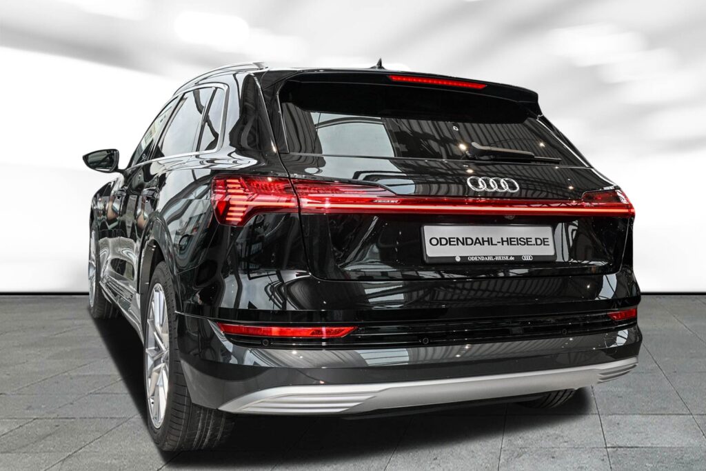 Audi e-tron Exposé-Bild 4