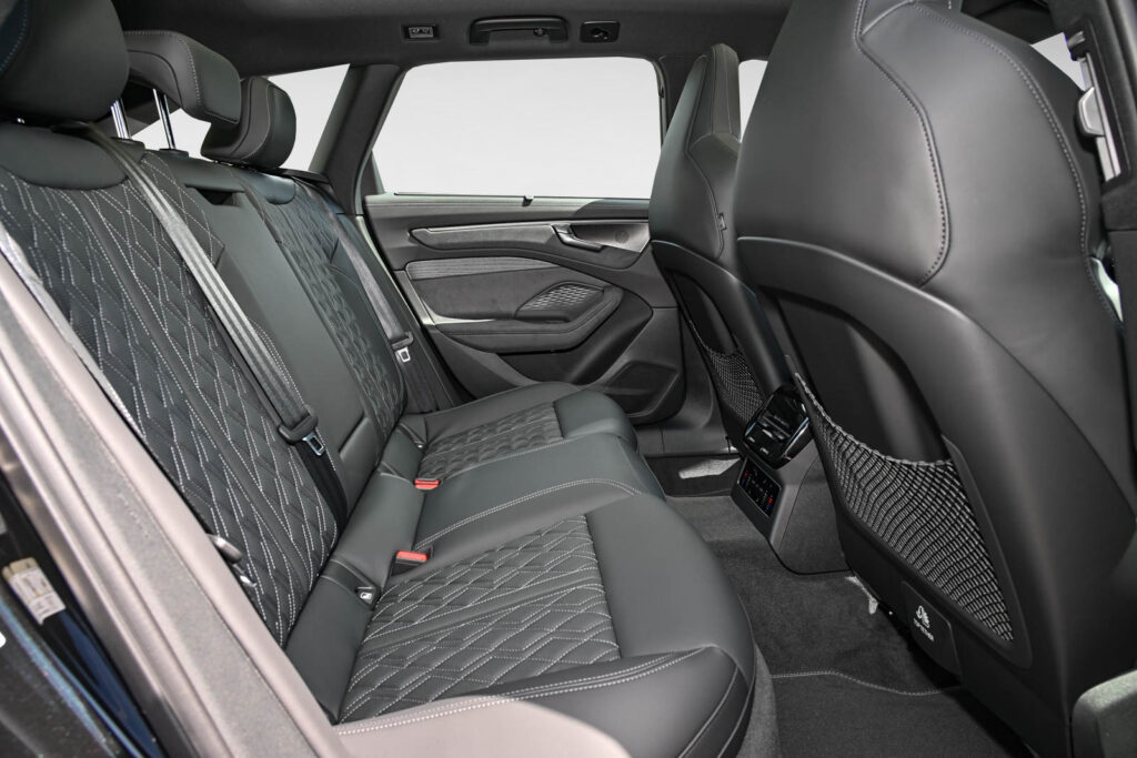 Audi A6 Exposé-Bild 10