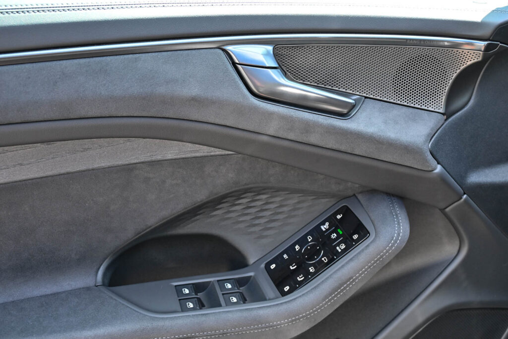 Audi A6 Exposé-Bild 15