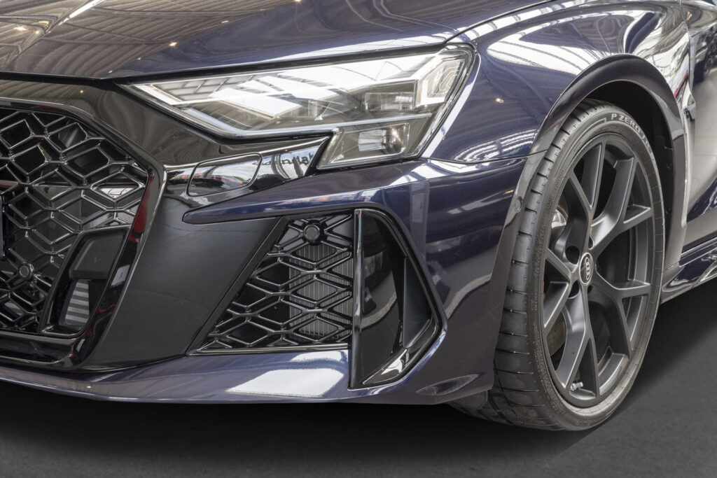 Audi RS3 Exposé-Bild 5