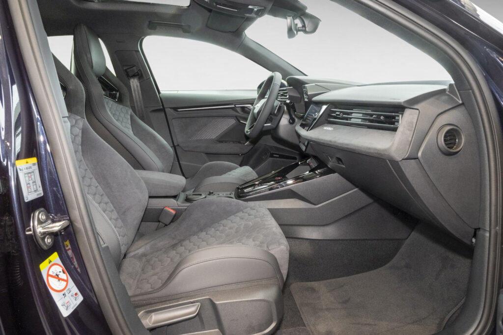 Audi RS3 Exposé-Bild 7