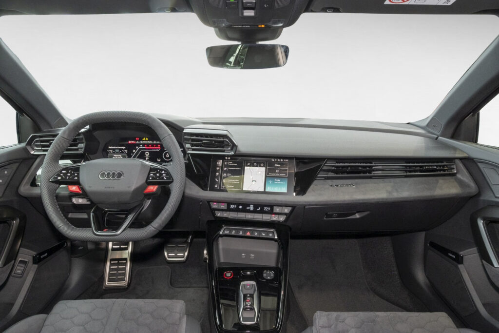 Audi RS3 Exposé-Bild 11