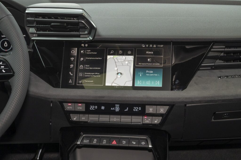 Audi RS3 Exposé-Bild 12