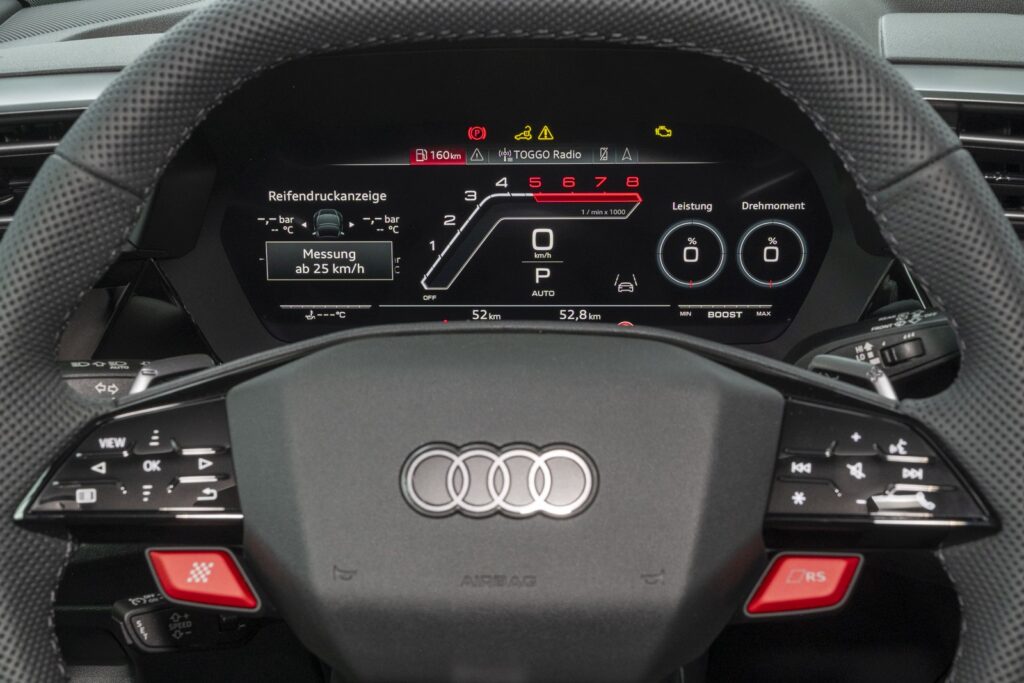 Audi RS3 Exposé-Bild 14