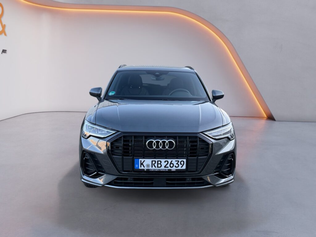 Audi Q3 Exposé-Bild 8