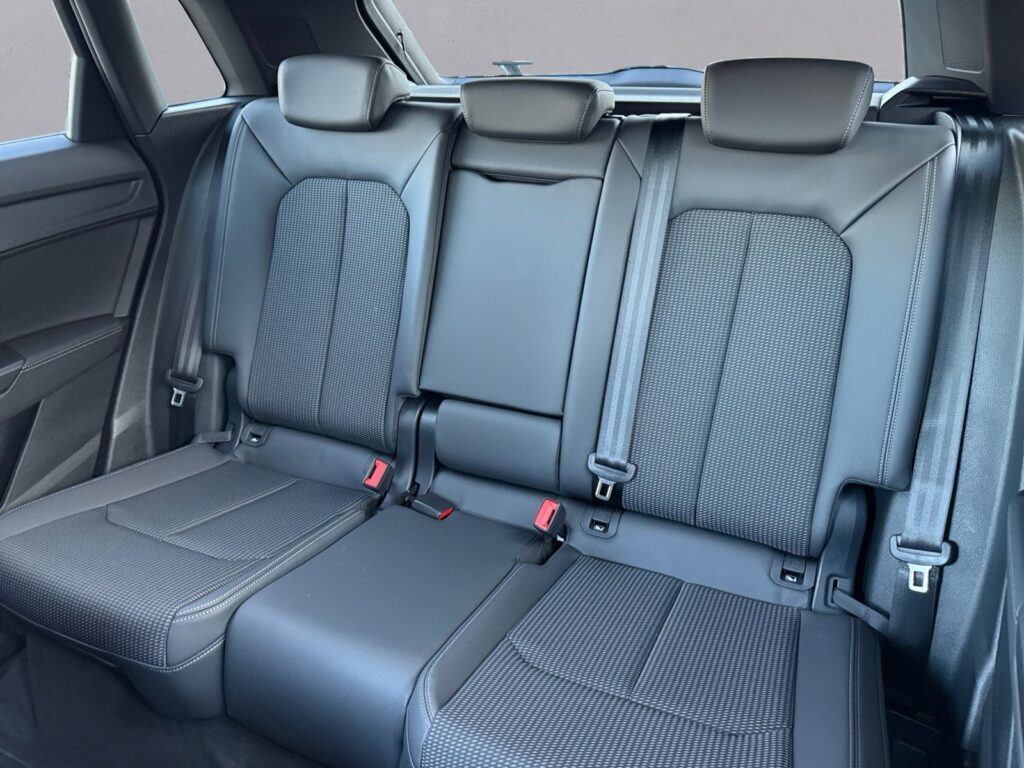Audi Q3 Exposé-Bild 13