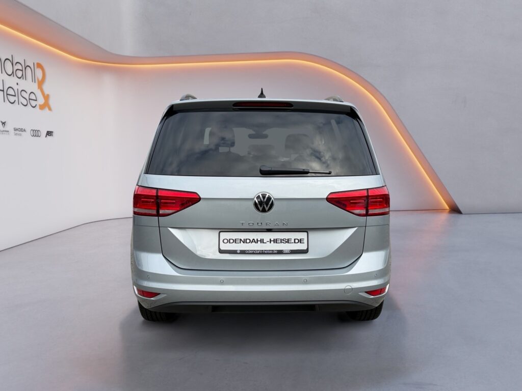 VW Touran Exposé-Bild 4